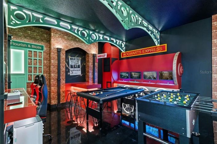 Image No.20-5 Bed Townhouse for sale