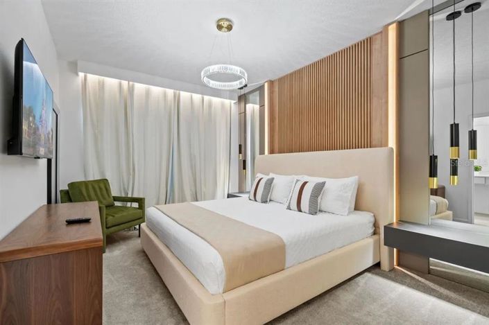 Image No.28-5 Bed Townhouse for sale