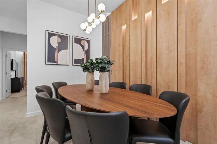 Image No.8-5 Bed Townhouse for sale