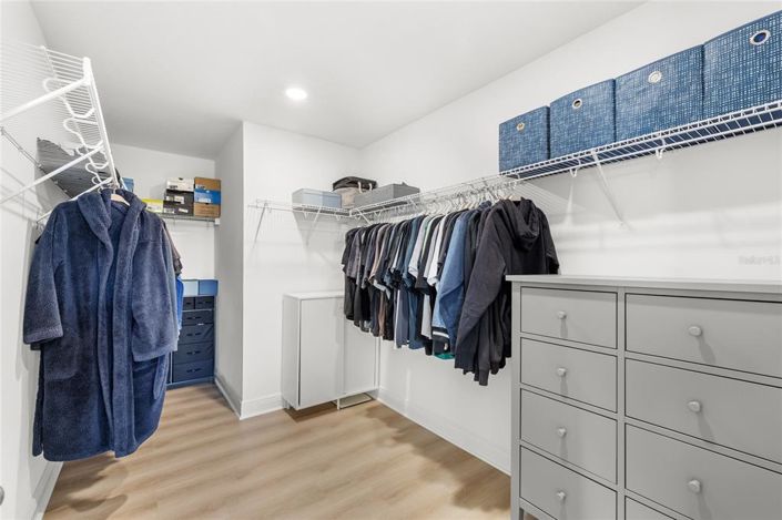 Image No.27-4 Bed Property for sale