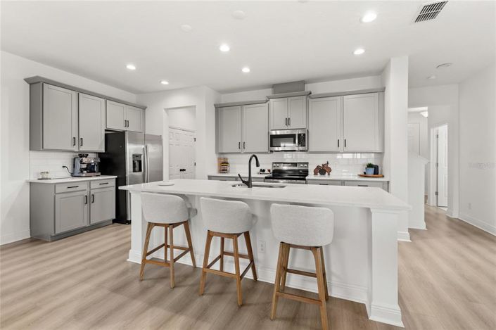 Image No.6-4 Bed Property for sale