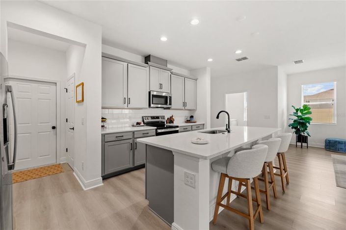 Image No.8-4 Bed Property for sale