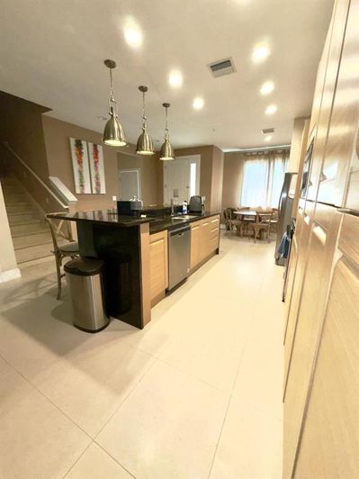 Image No.3-4 Bed Property for sale