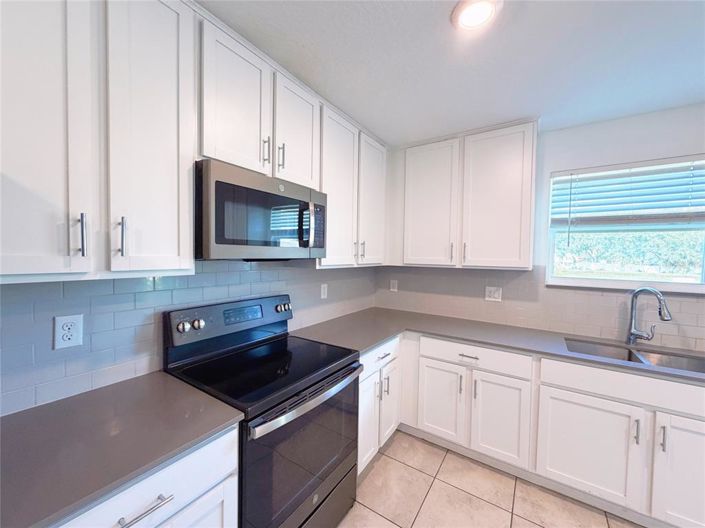 Image No.12-4 Bed Property for sale