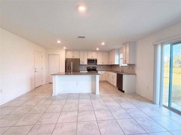 Image No.8-4 Bed Property for sale