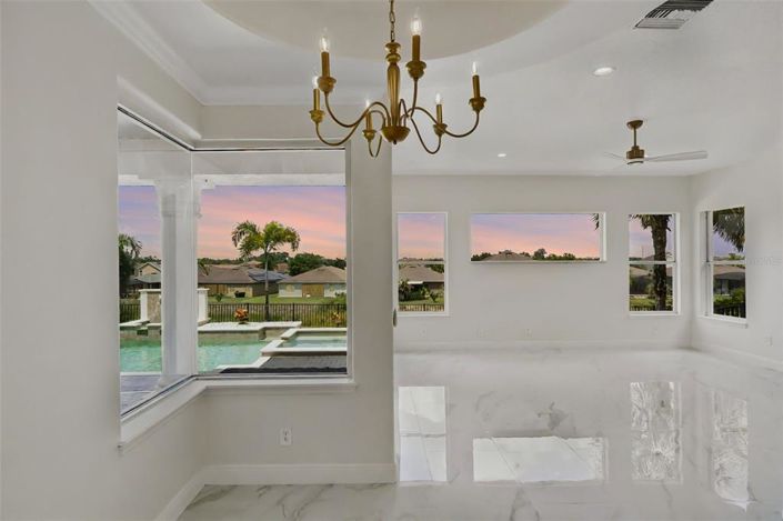 Image No.15-5 Bed Property for sale