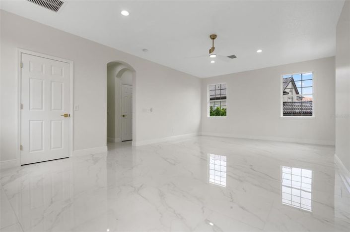 Image No.22-5 Bed Property for sale