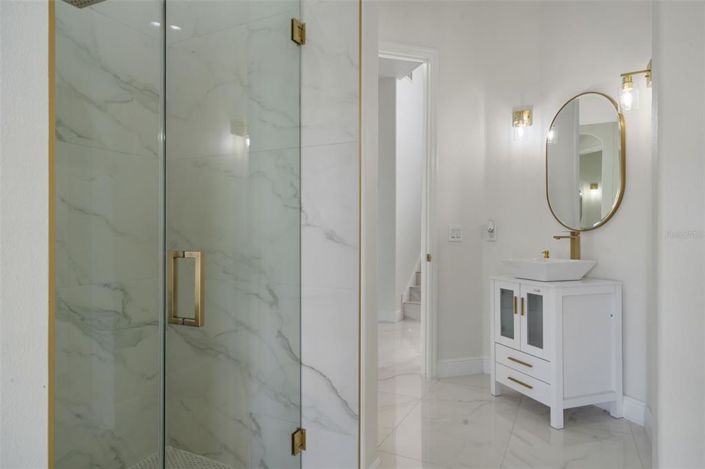 Image No.32-5 Bed Property for sale