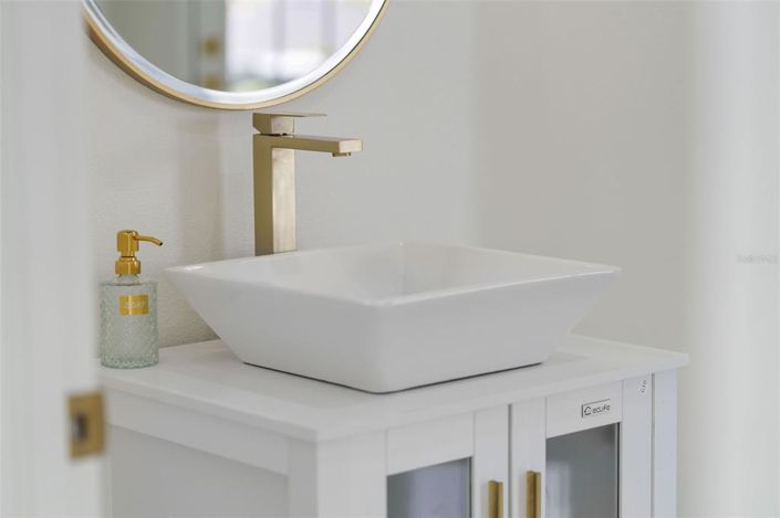 Image No.33-5 Bed Property for sale