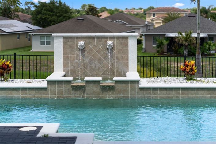 Image No.44-5 Bed Property for sale