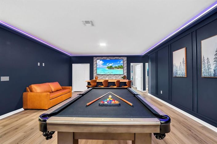 Image No.12-15 Bed Property for sale