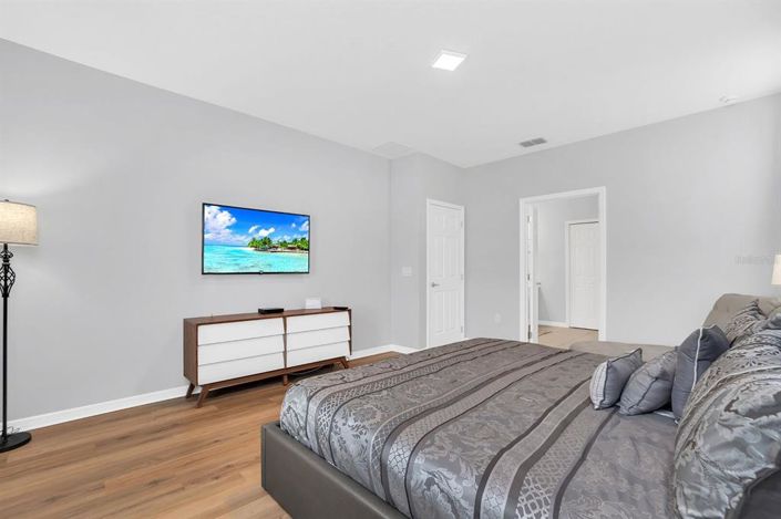 Image No.16-15 Bed Property for sale