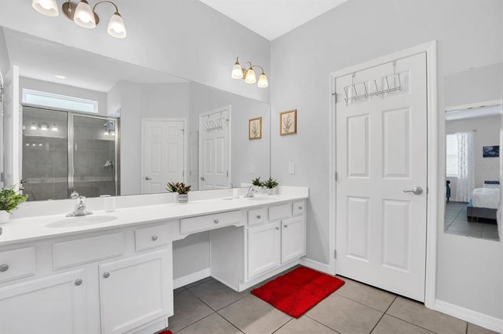 Image No.19-15 Bed Property for sale