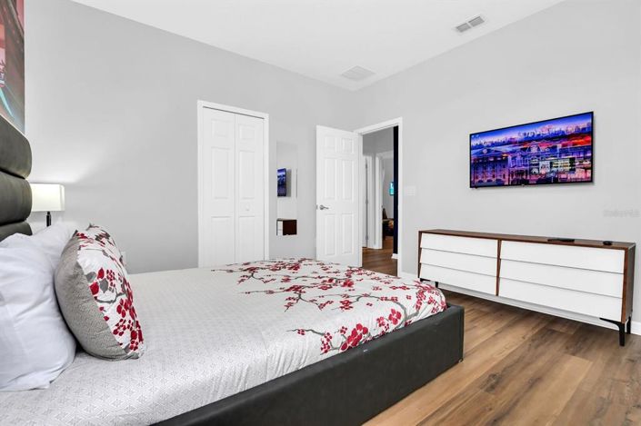 Image No.23-15 Bed Property for sale