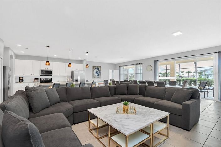 Image No.3-15 Bed Property for sale