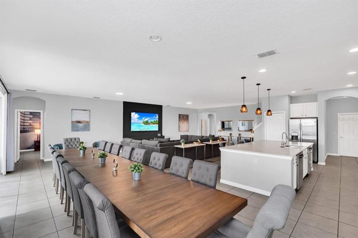 Image No.7-15 Bed Property for sale