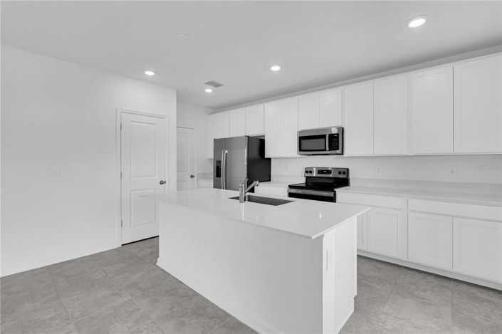 Image No.3-4 Bed Property for sale