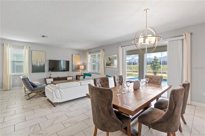 Image No.5-8 Bed Property for sale