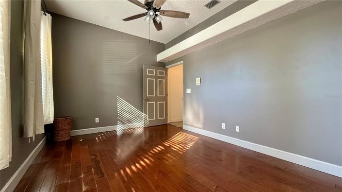 Image No.42-4 Bed Property for sale