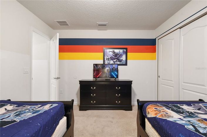 Image No.23-8 Bed Property for sale