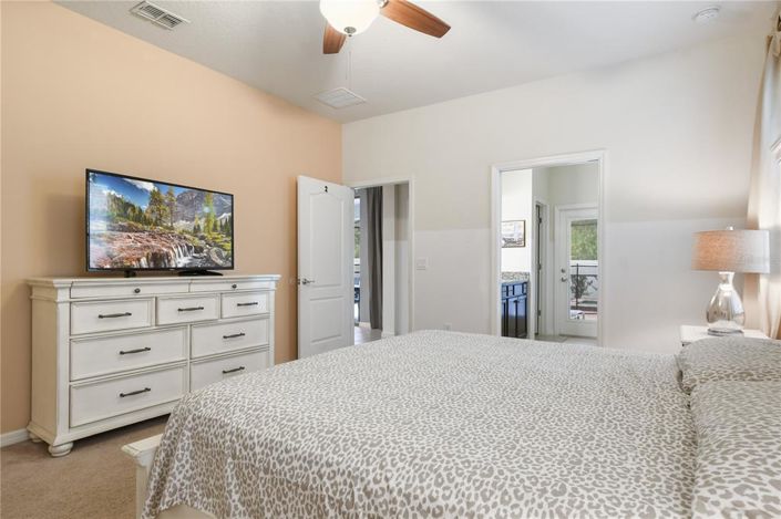 Image No.32-8 Bed Property for sale