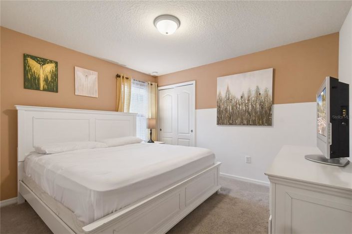 Image No.37-8 Bed Property for sale