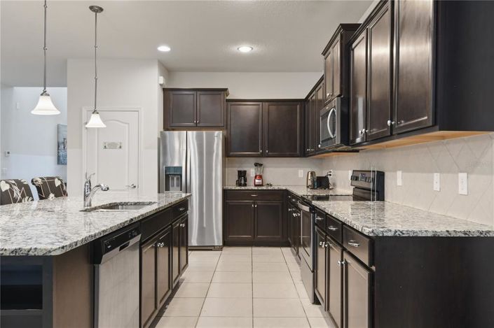 Image No.6-8 Bed Property for sale