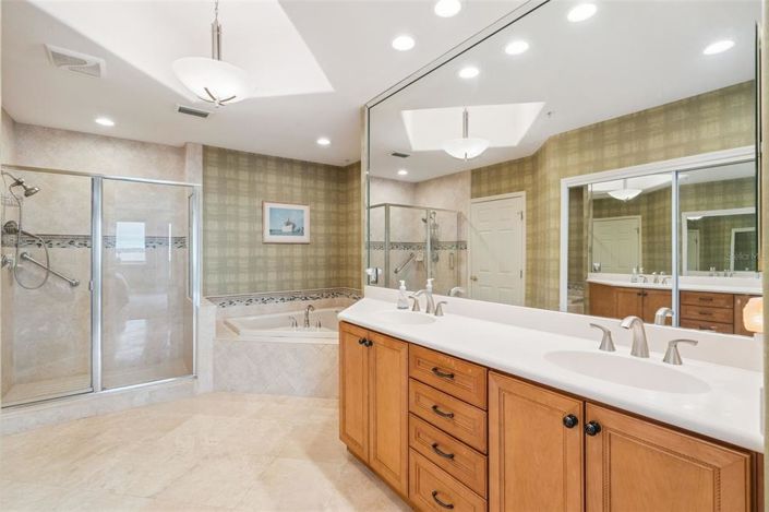 Image No.42-2 Bed Property for sale