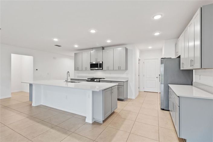 Image No.7-4 Bed Property for sale