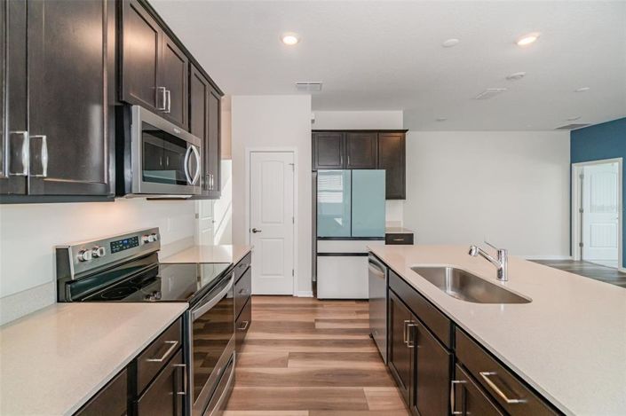 Image No.15-4 Bed Property for sale