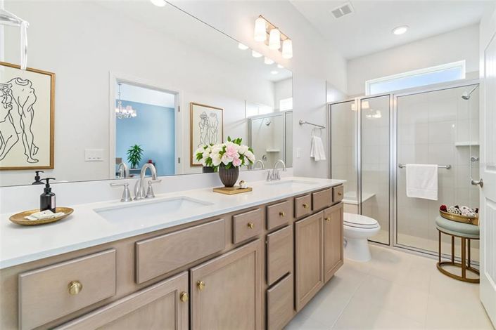 Image No.19-4 Bed Property for sale