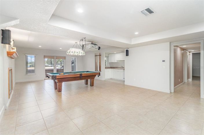 Image No.28-5 Bed Property for sale