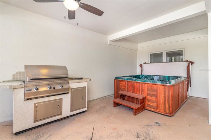 Image No.36-5 Bed Property for sale