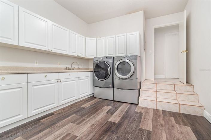 Image No.37-5 Bed Property for sale