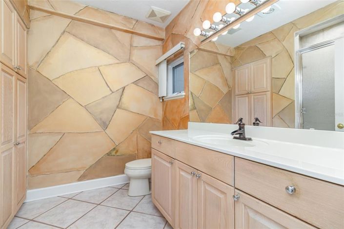 Image No.38-5 Bed Property for sale