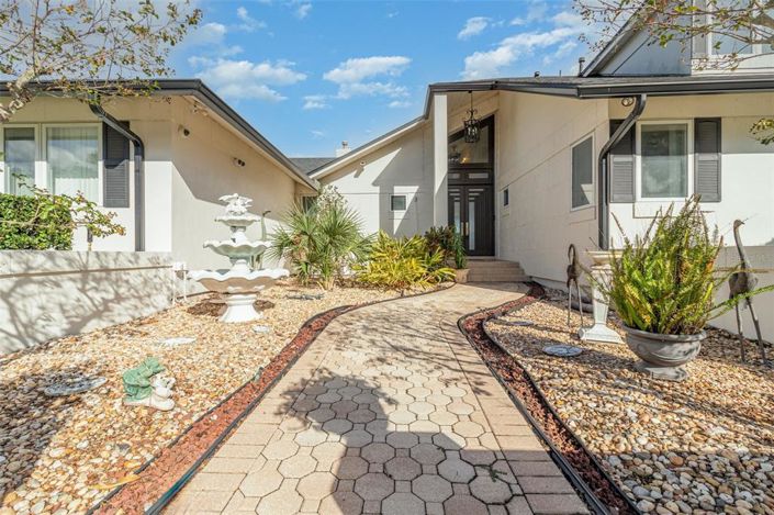 Image No.4-5 Bed Property for sale