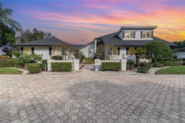 Image No.55-5 Bed Property for sale