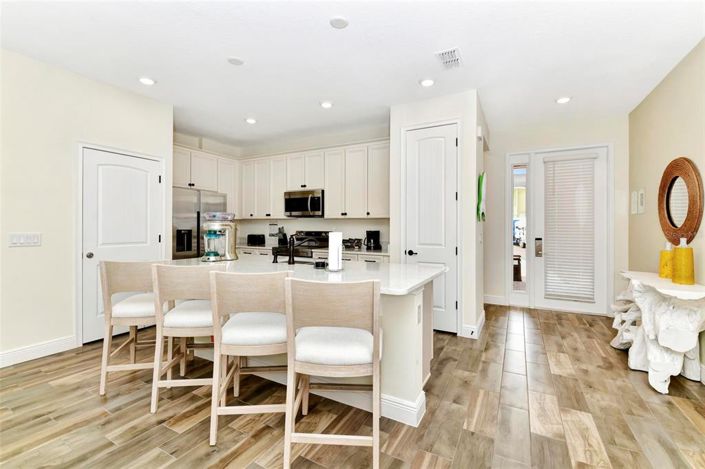 Image No.18-3 Bed Townhouse for sale