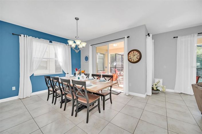 Image No.12-6 Bed Property for sale