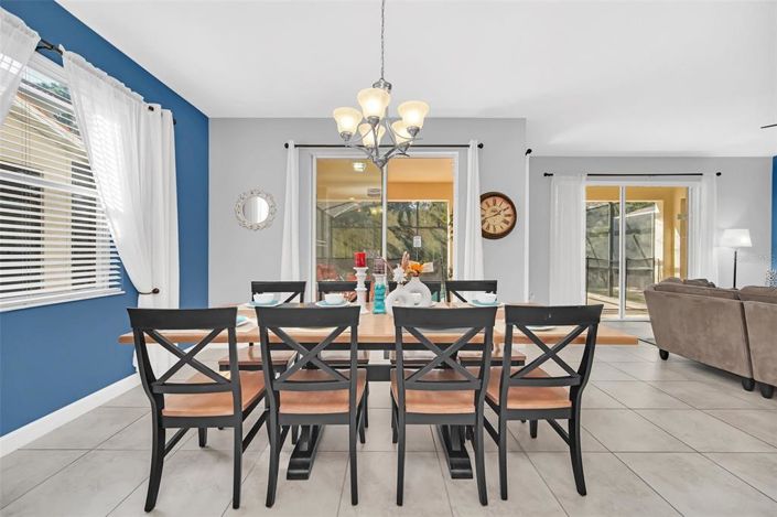 Image No.17-6 Bed Property for sale