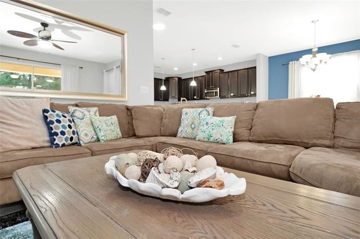 Image No.22-6 Bed Property for sale