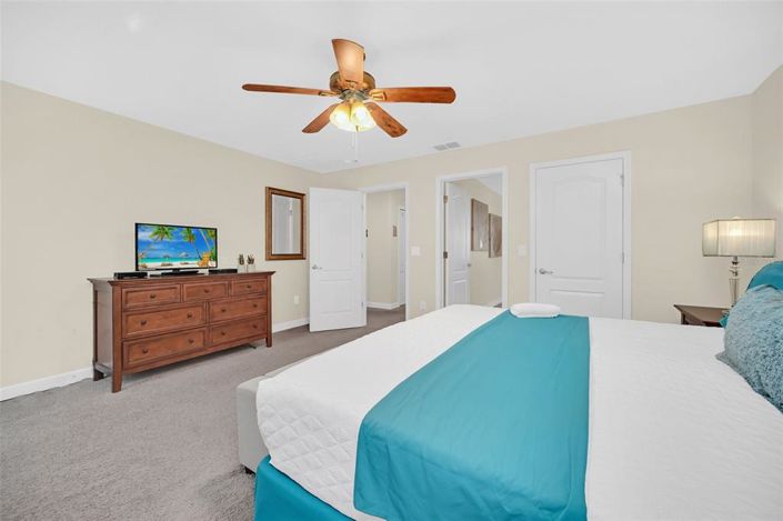 Image No.44-6 Bed Property for sale