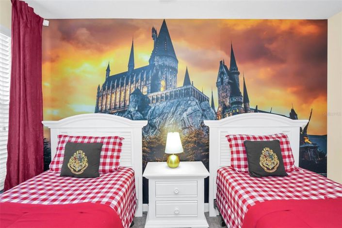 Image No.50-6 Bed Property for sale