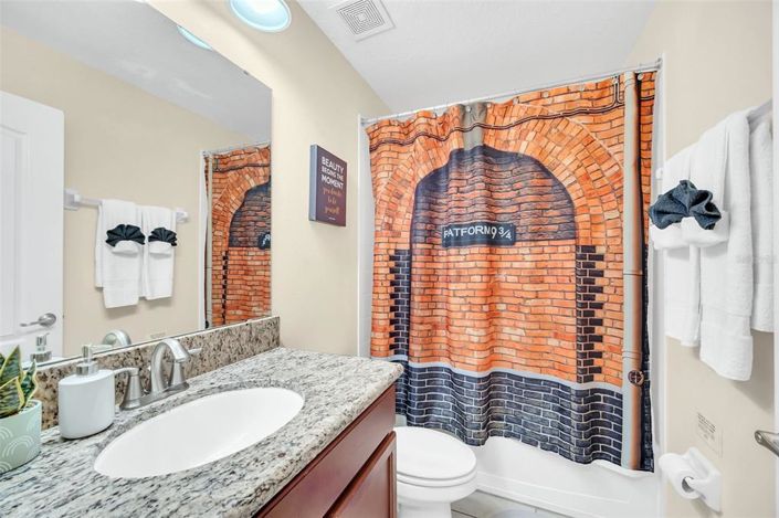 Image No.52-6 Bed Property for sale