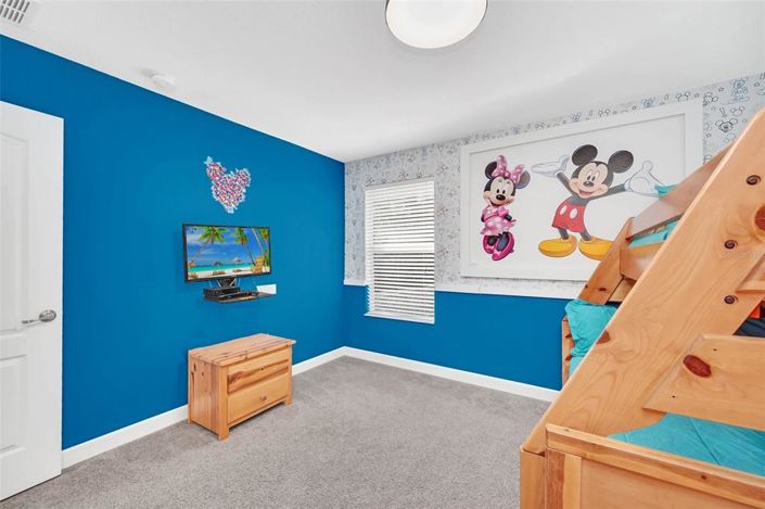 Image No.55-6 Bed Property for sale