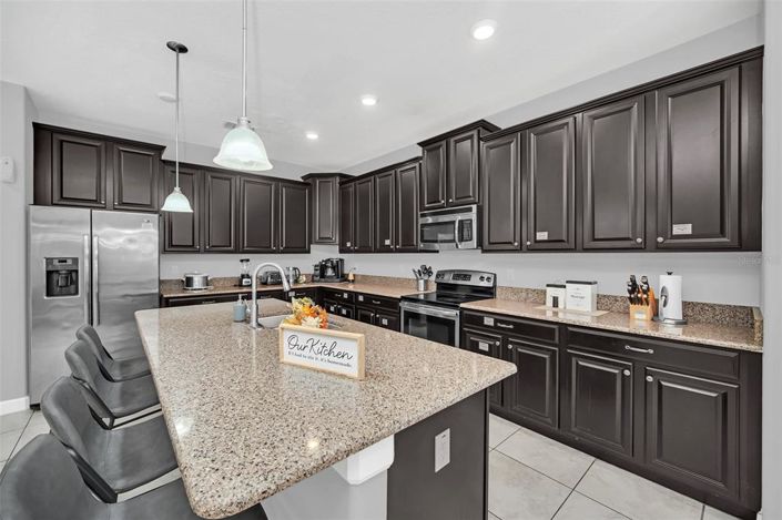 Image No.8-6 Bed Property for sale