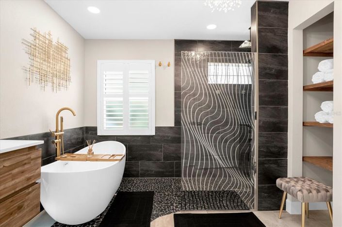 Image No.14-4 Bed Property for sale