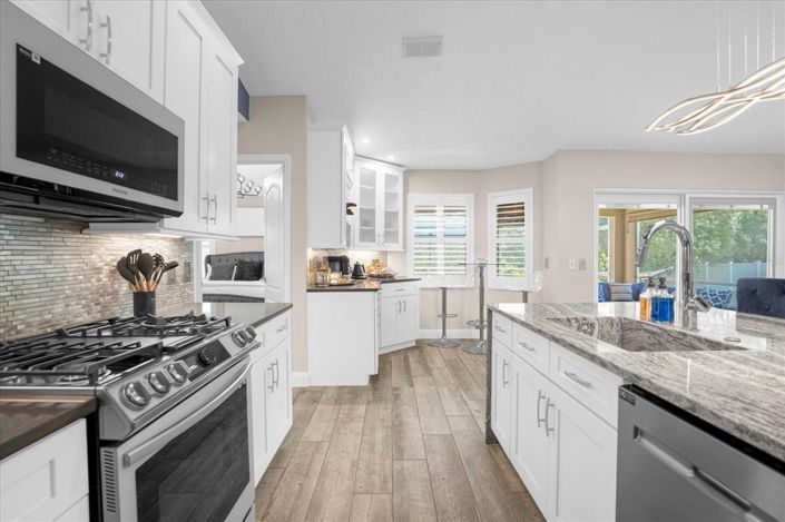 Image No.5-4 Bed Property for sale