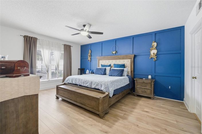 Image No.12-4 Bed Property for sale