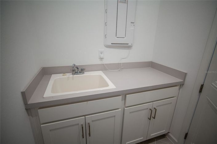 Image No.15-5 Bed Property for sale